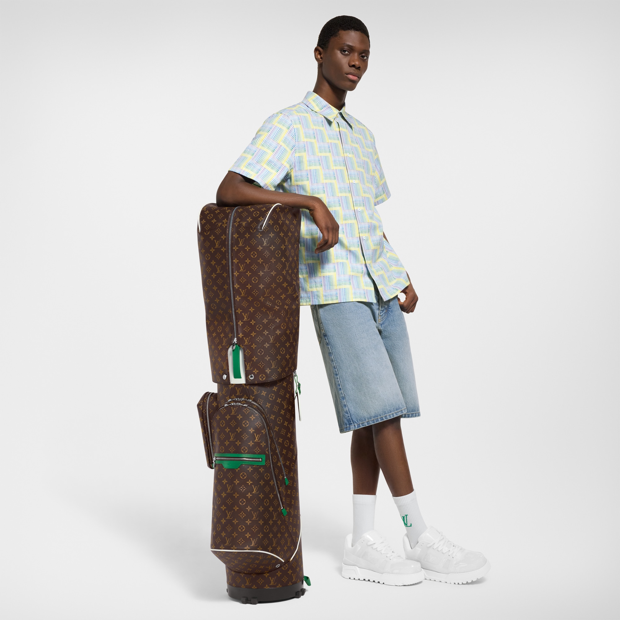 Louis Vuitton ボストンバッグ モノグラム　ゴルフバッグ Dominic Puckerin | Crafted from Monogram coated canvas, the